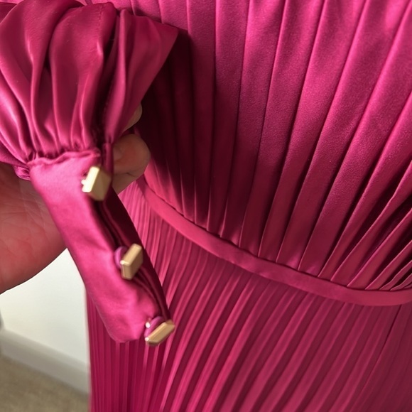 Ieena for Mac Duggal 26590 Long Sleeve Pleated High Neck Gown in Berry NWT! - Picture 6 of 12